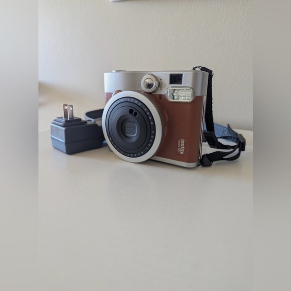 Fujifilm INSTAX Mini 90 Neo Classic Fuji Instant Camera EUC Fuji - Picture 3 of 13